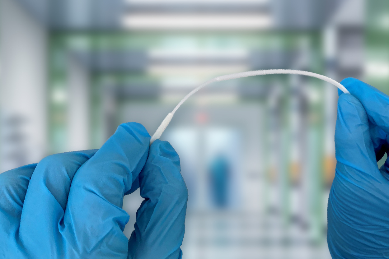 Flexible swab handle