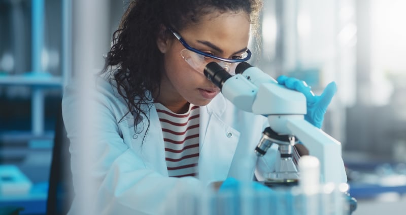 What Are Rayon Swabs and How to Choose the Right One for Your Application