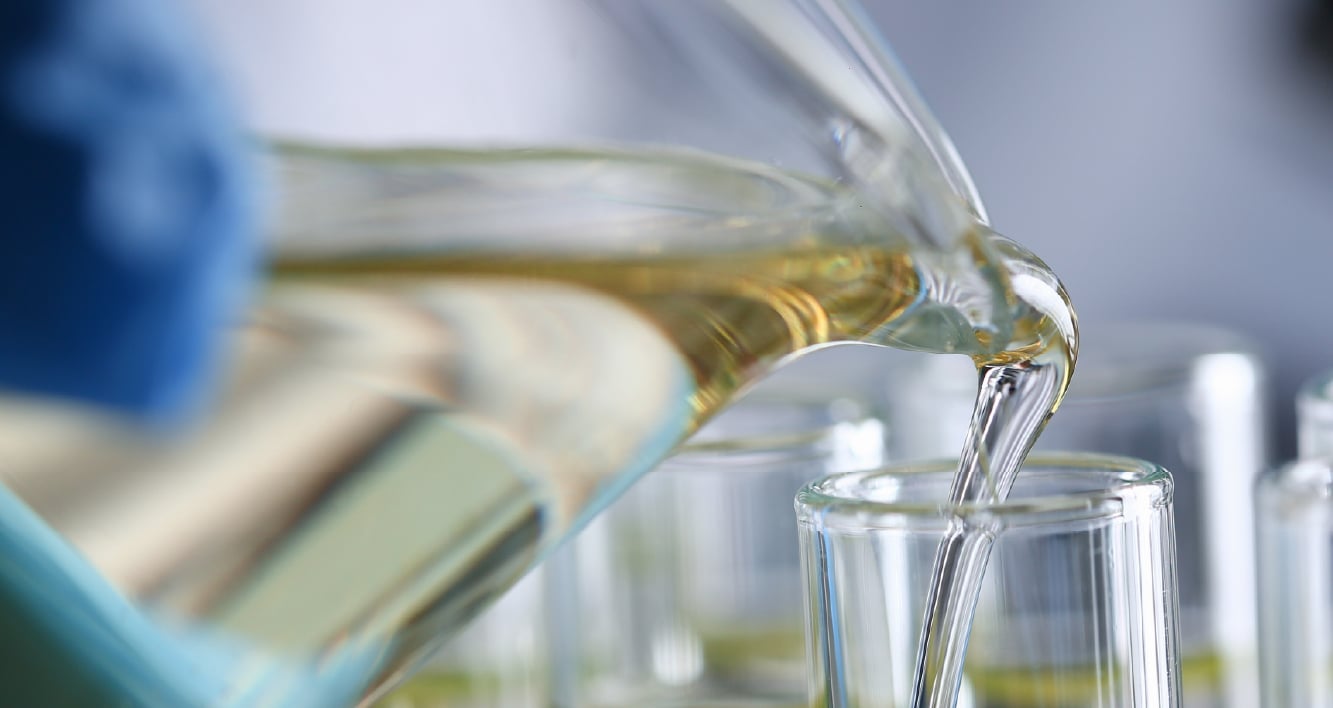 Chemical Resistant Swabs: A Guide to Choosing the Right Tool for Solvent-Heavy Work