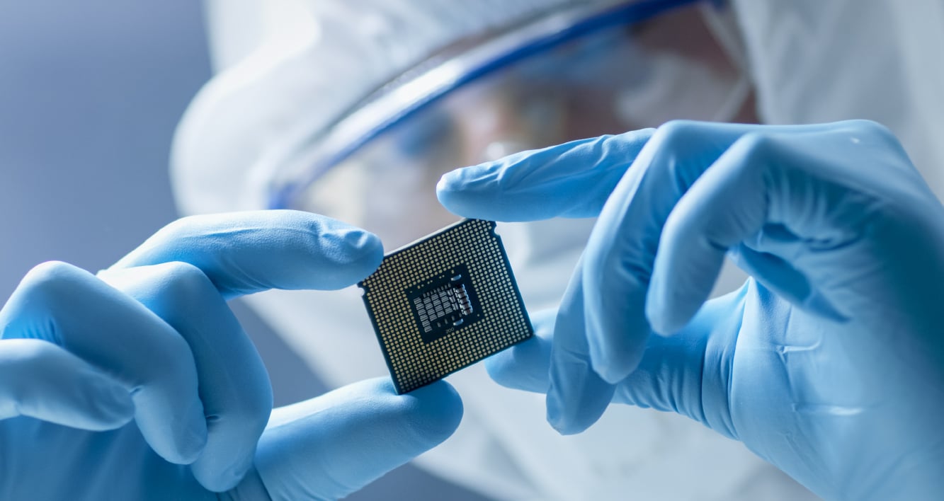 Lint-Free Swabs: How to Choose the Right One for Industrial and Critical Environments